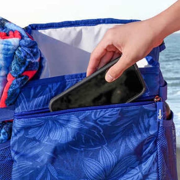 Tommy Bahama Backpack Cooler - Picture 5 of 5